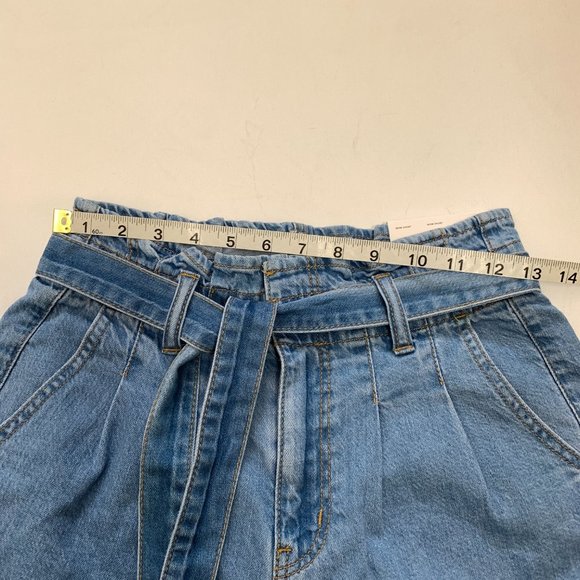 American Eagle Womens Size  26W/2 Super High Rise Denim Mom Short NWT! - Picture 10 of 16